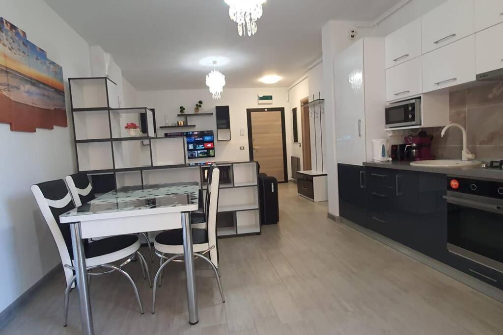 Alezzy Reasort Luxury Apartment 81 Prima Linie La Mare Navodari Luaran gambar